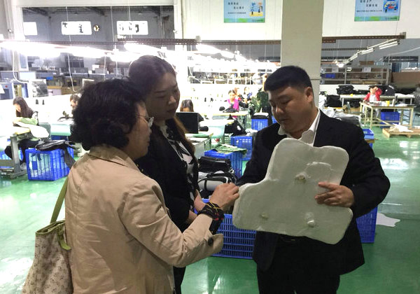 热烈欢迎湖北省老河口市市委副书记王岩一行莅临银河优越会科技集团有限公司参观考察工作