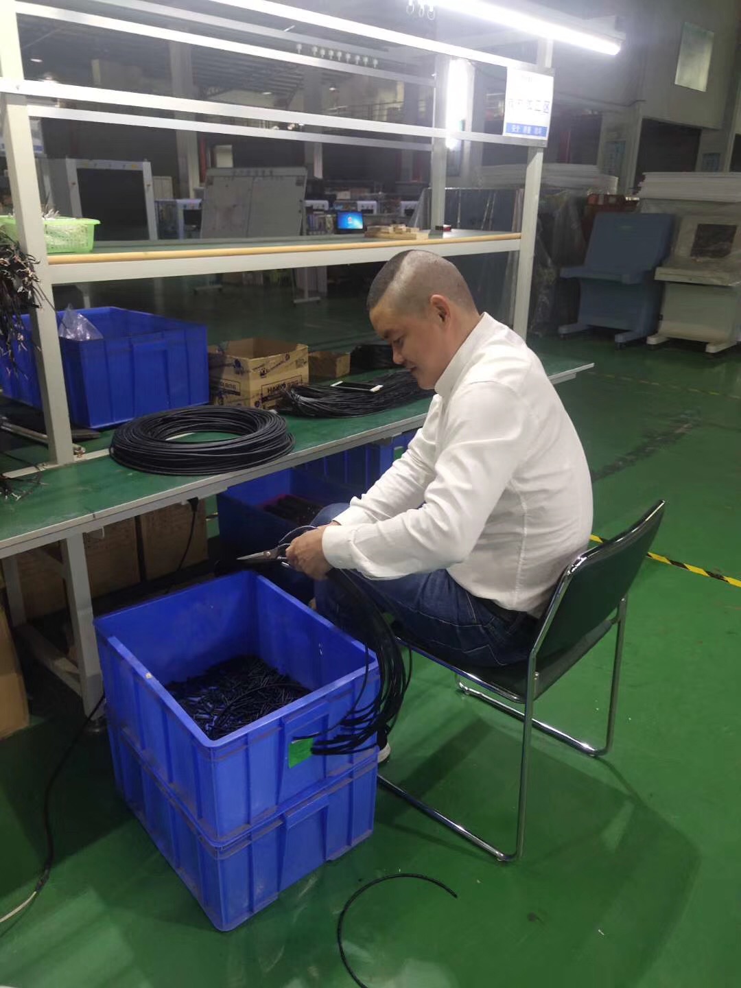 银河优越会科技集团备货中