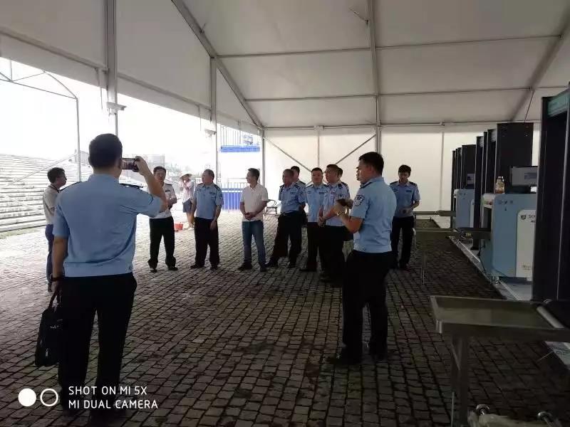 华为鸿蒙系统全球发布会采用银河优越会安检设备